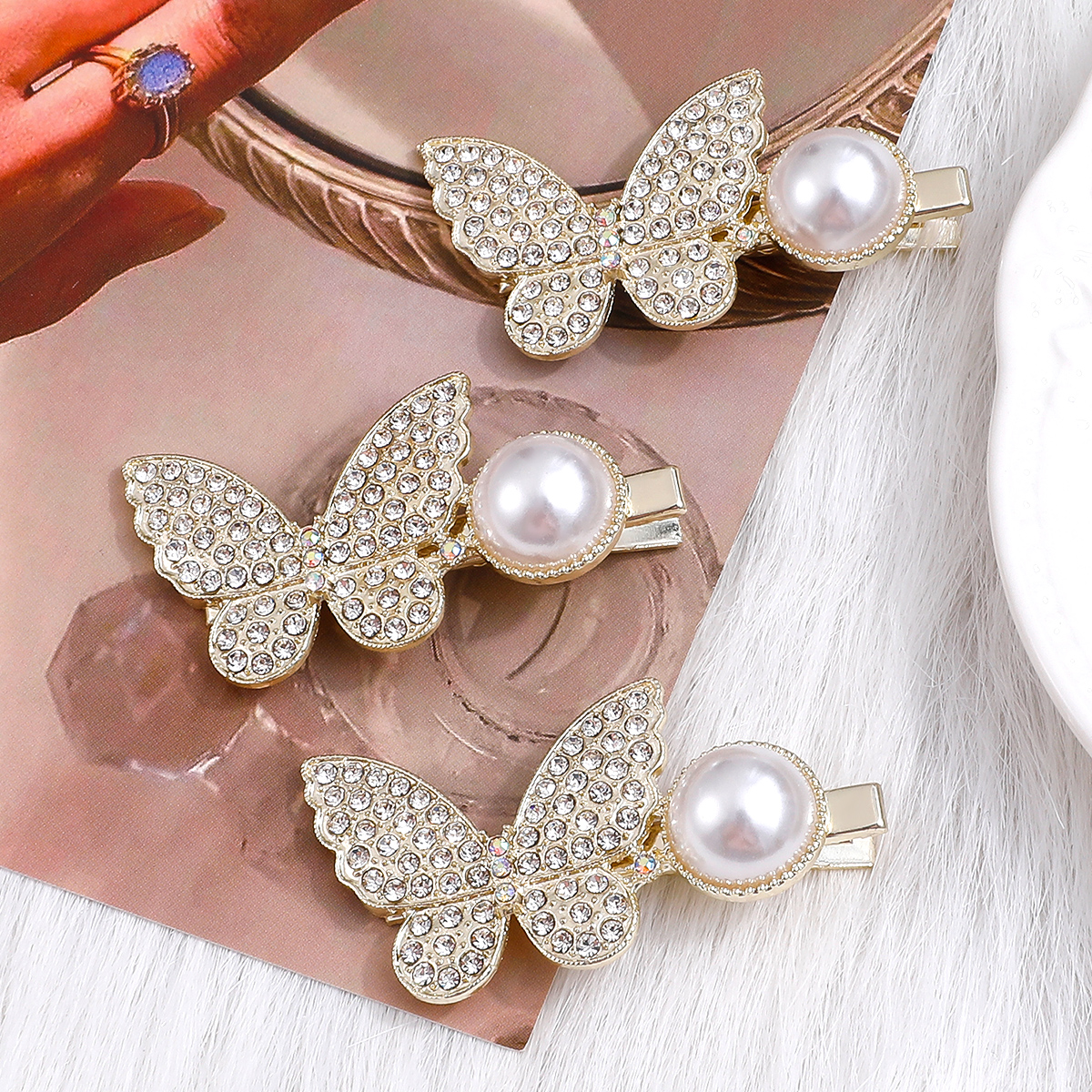 Women's Fashion Butterfly Alloy Hair Accessories Pearl Diamond Rhinestones Hair Clip 1 Set display picture 4