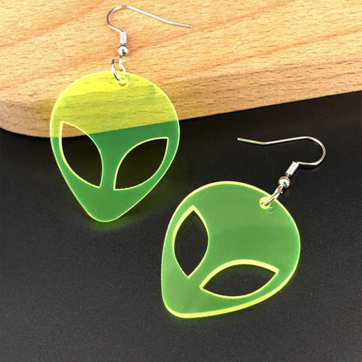 Women's Fashion Alien Acrylic No Inlaid Earrings Drop Earrings display picture 5