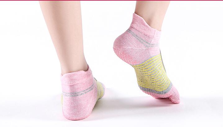 Women's Sports Stripe Cotton Blend Split Toe Hollow Out Socks display picture 4