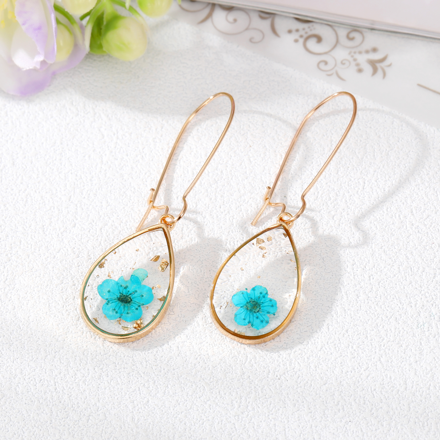 1 Pair Simple Style Flower Patchwork Alloy Resin Drop Earrings display picture 2