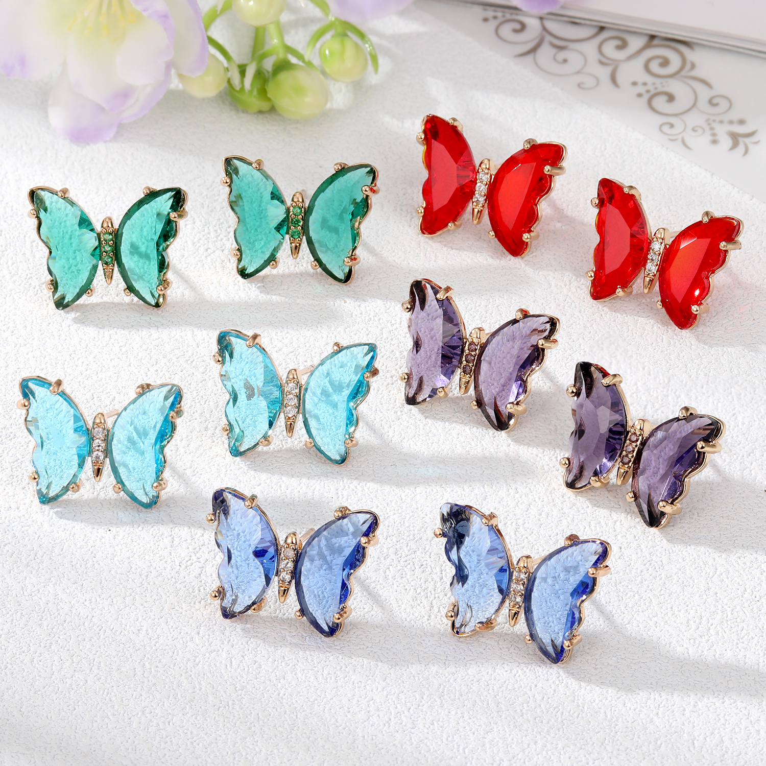 Ohr Stecker Aus Schmetterlings Legierung Für Frauen Im Einfachen Stil Mit Eingelegten Kristall Kristall Ohrringen display picture 1