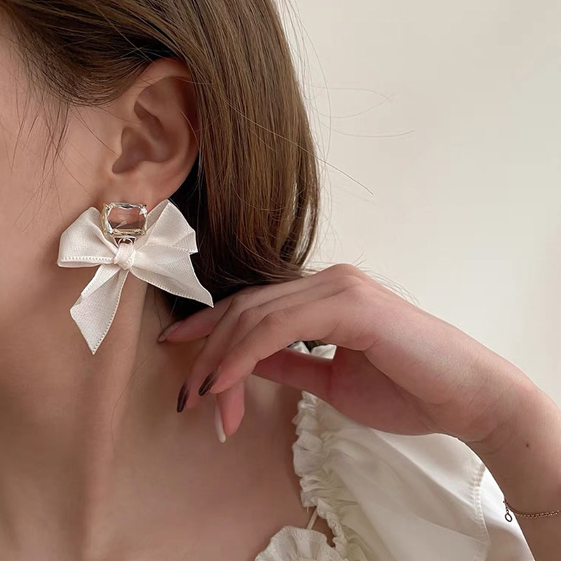 Sweet Geometric Bow Knot Cloth Earrings display picture 2
