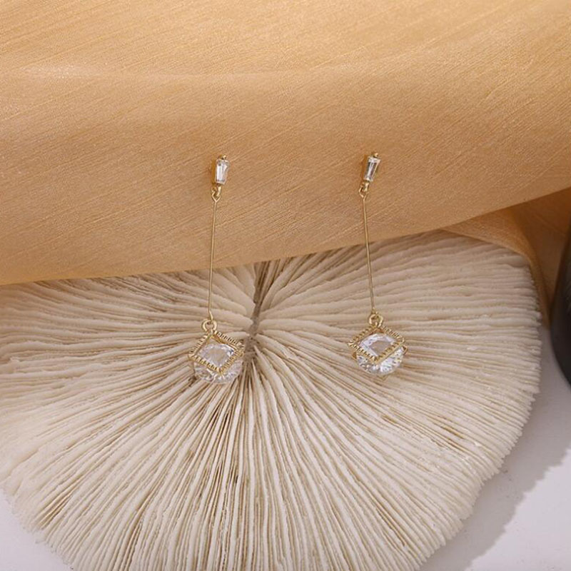 Women's Elegant Geometric Brass Earrings Plating Zircon Earrings display picture 5