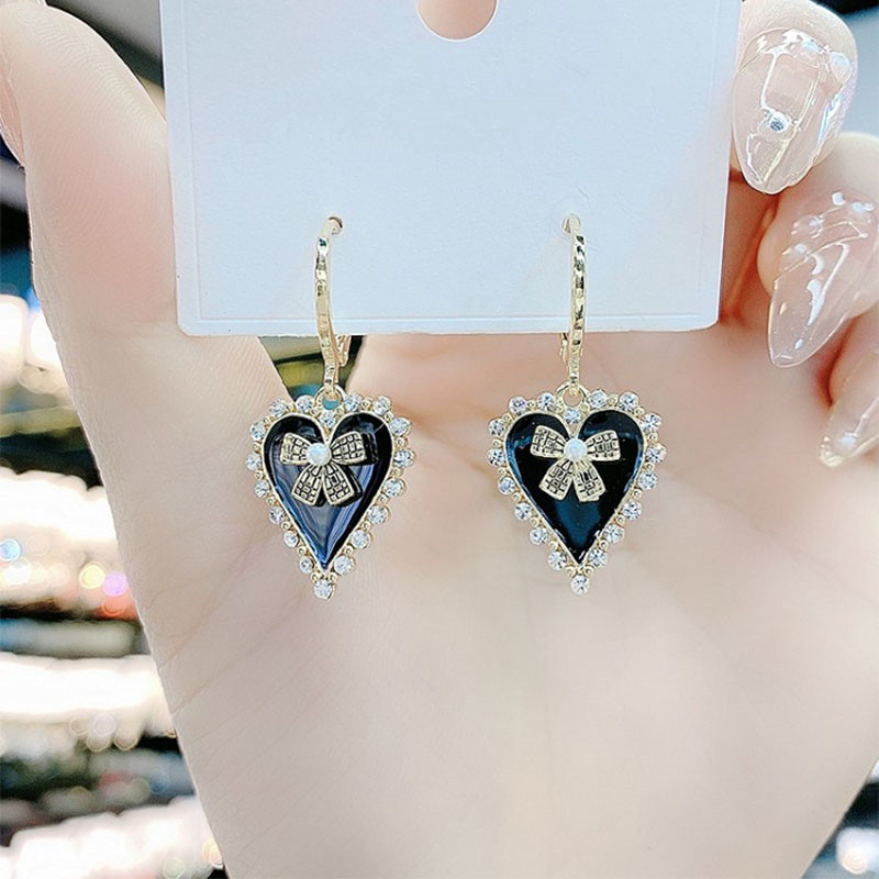 Women's Fashion Heart Shape Alloy Brass Earrings Plating Inlay Rhinestone Clip&cuff Earrings display picture 3