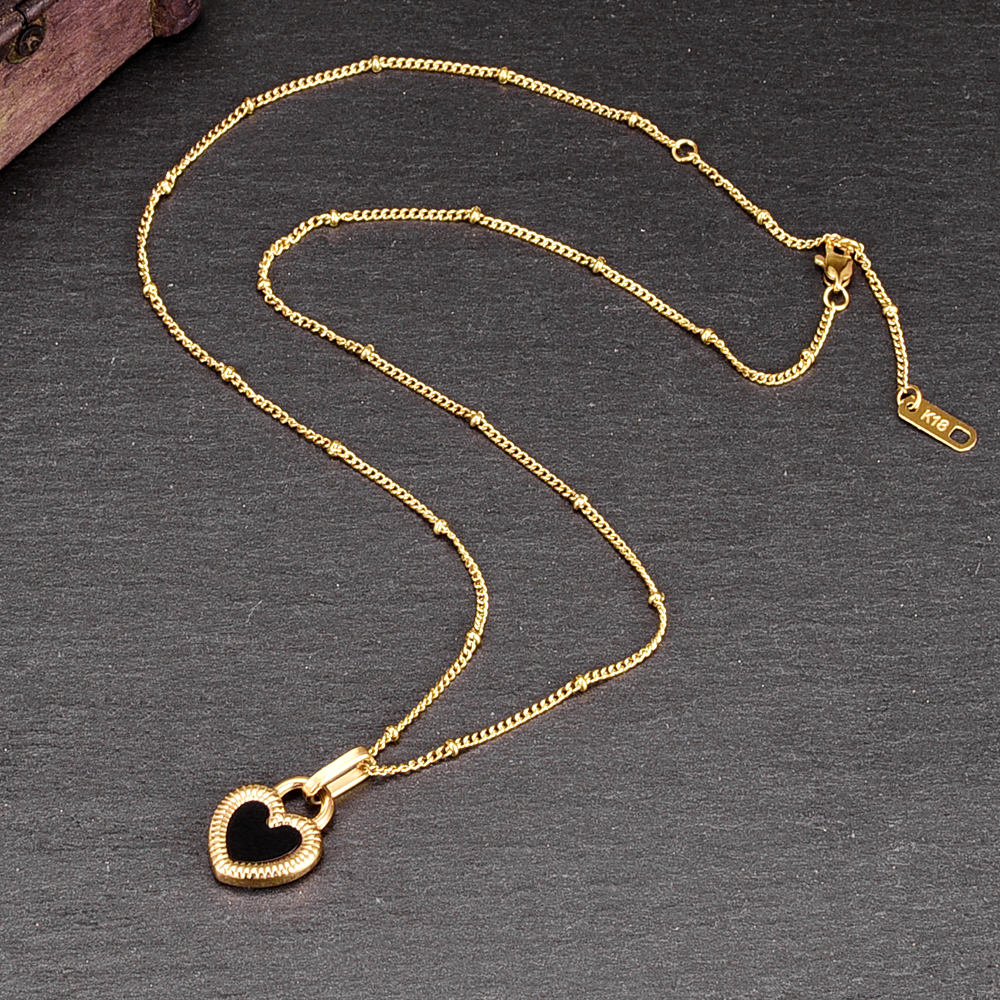 Simple Style Heart Titanium Steel Pendant Necklace Plating Shell Stainless Steel Necklaces display picture 5