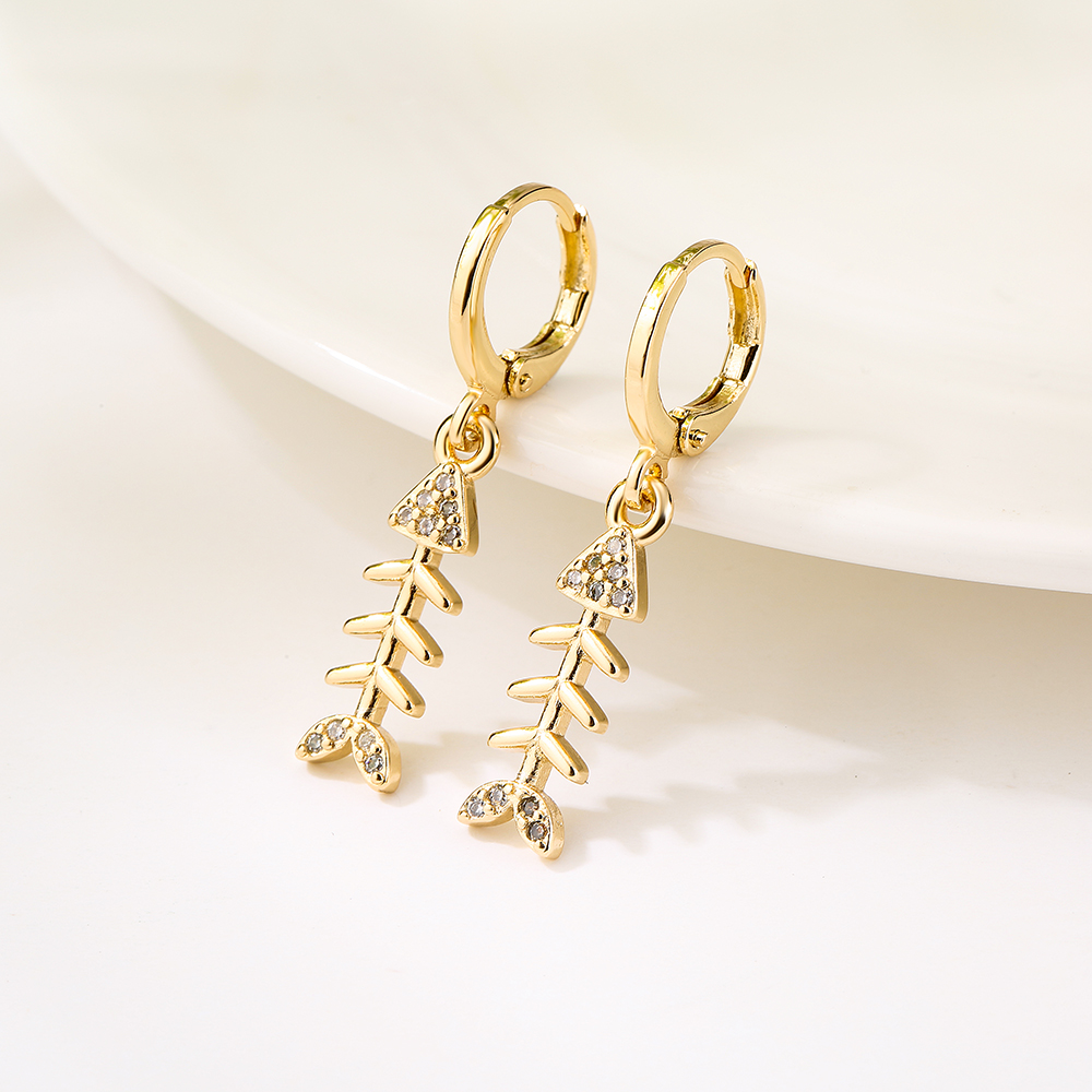 Women's Fashion Pineapple Fish Bone Copper Earrings Inlaid Zircon Zircon Copper Earrings display picture 3