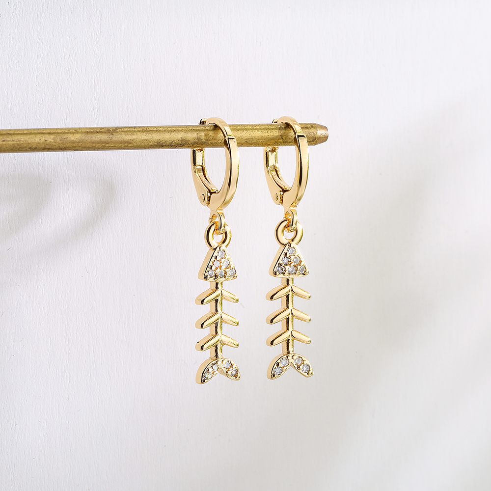 Women's Fashion Pineapple Fish Bone Copper Earrings Inlaid Zircon Zircon Copper Earrings display picture 1