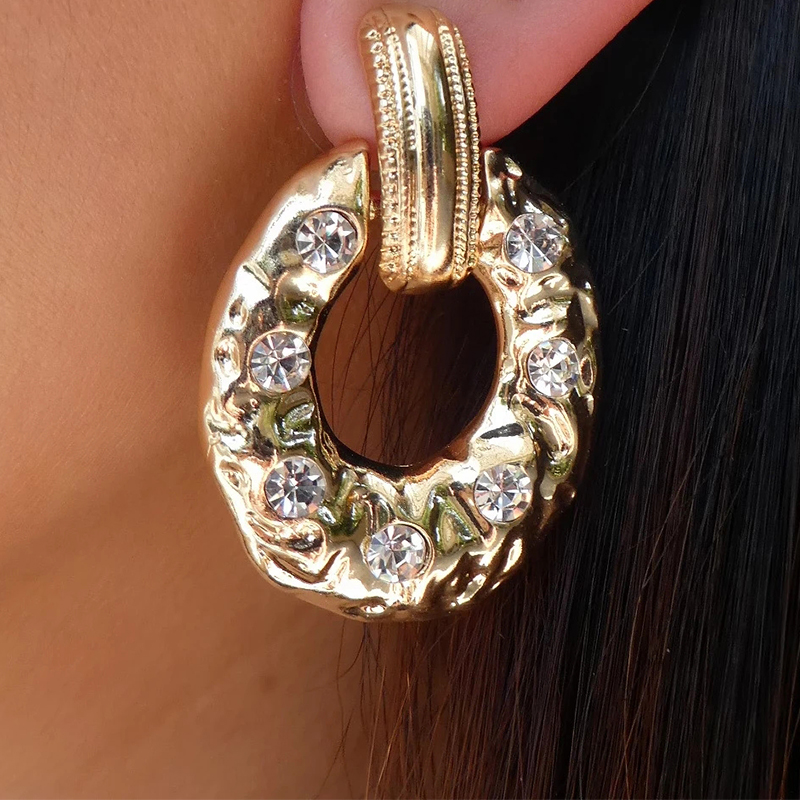 Women's Fashion Round Alloy Earrings Gold Plated Rhinestone Earrings display picture 1