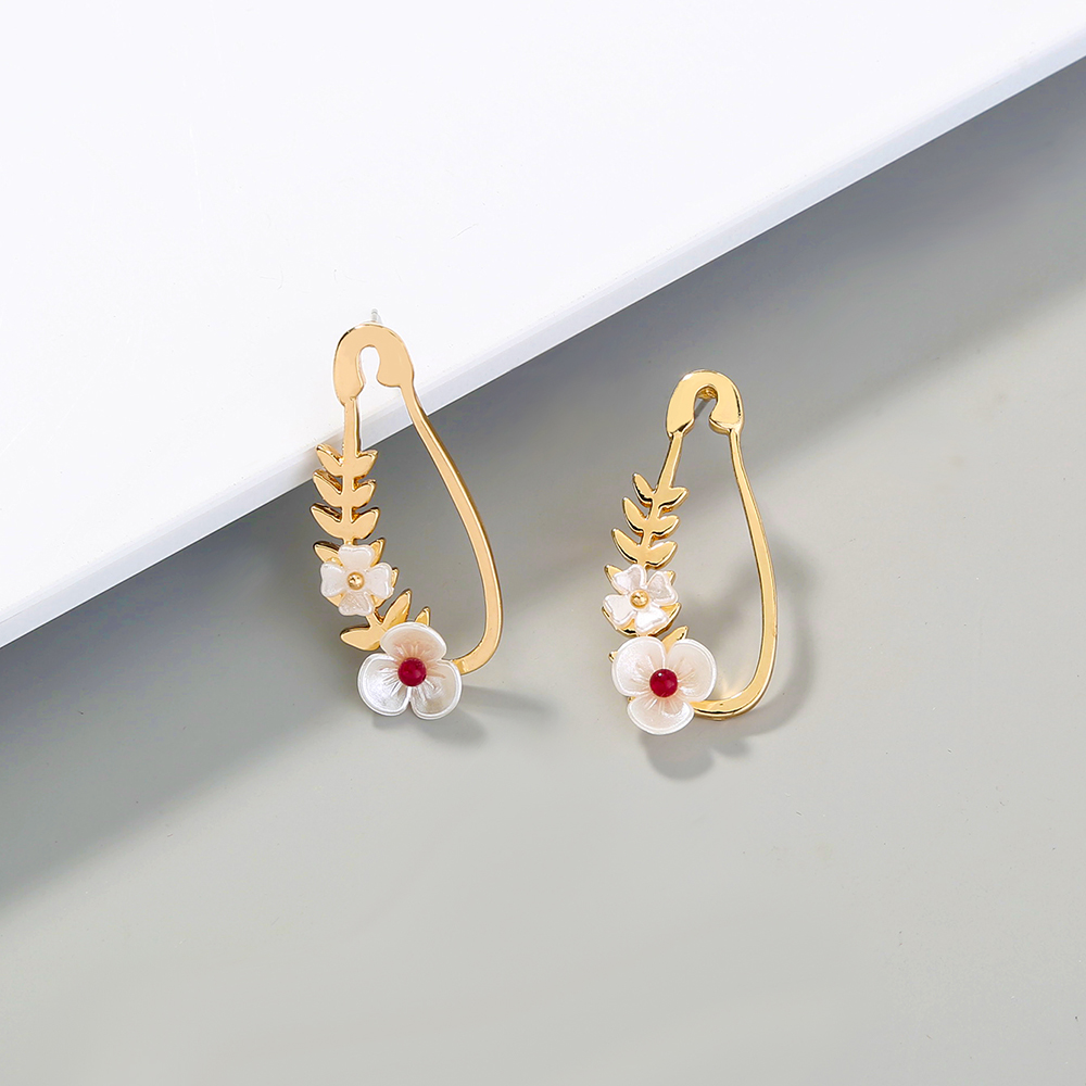 Wholesale Jewelry 1 Pair Sweet Flower Alloy Resin Earrings display picture 4