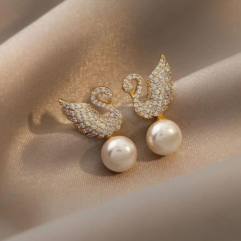 Women's Fashion Swan Alloy Ear Studs Plating Artificial Pearls Rhinestone Earrings display picture 1