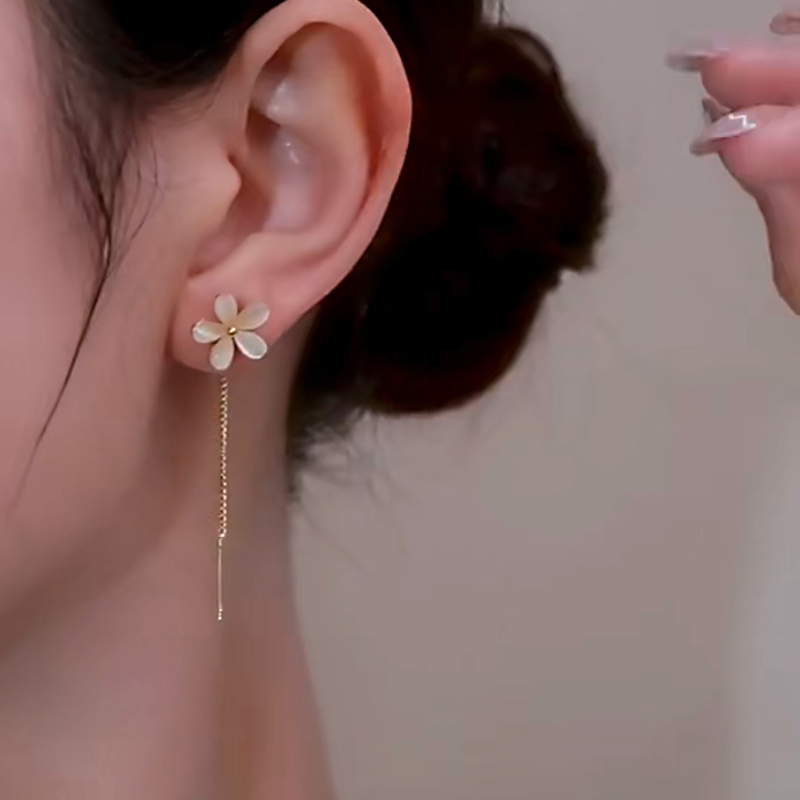 Women's Korean Style Flower Alloy Earrings Tassel Opal Earrings display picture 5