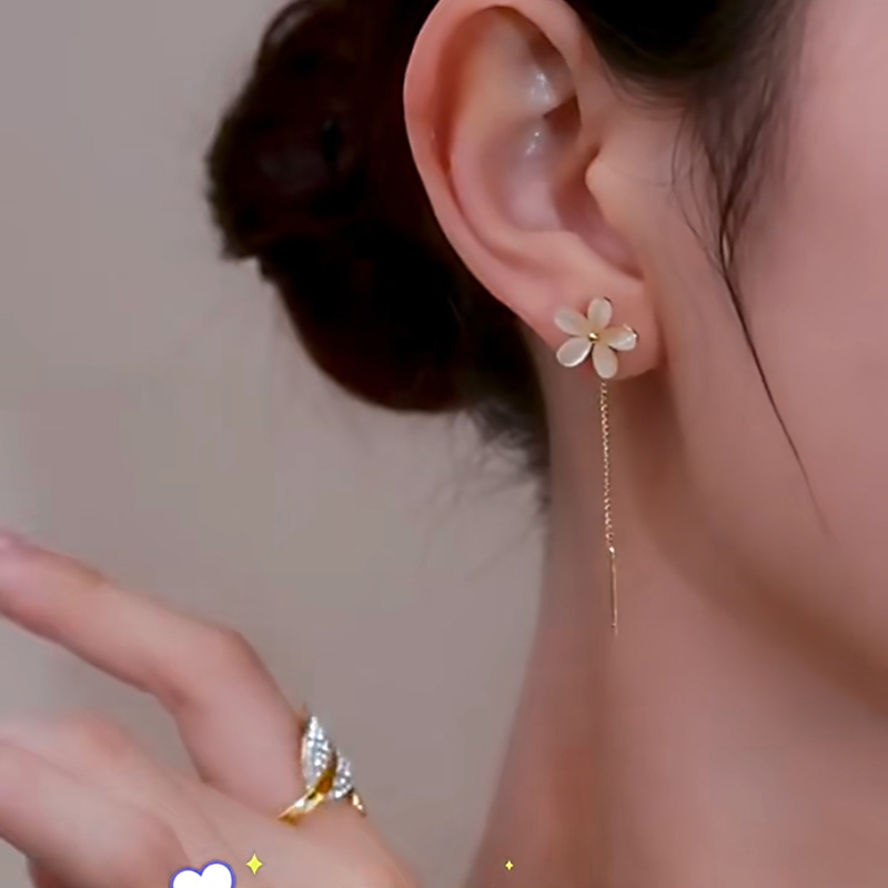 Women's Korean Style Flower Alloy Earrings Tassel Opal Earrings display picture 3