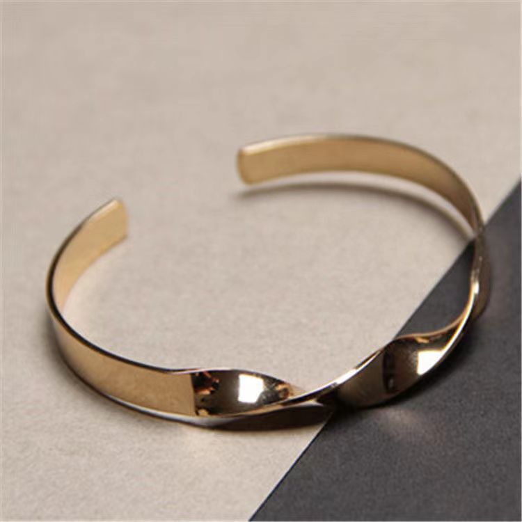 Vintage Style Simple Style Human Face Geometric Alloy Plating No Inlaid Bracelets display picture 3