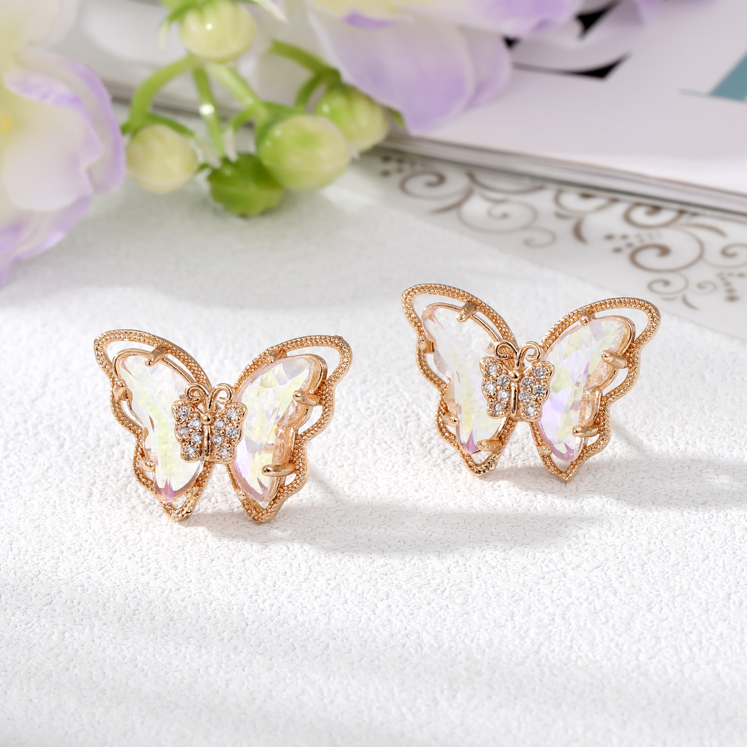 Women's Fashion Butterfly Alloy Ear Studs Inlay Artificial Crystal Zircon Earrings display picture 3