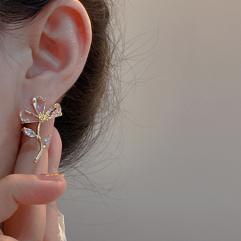 Fashion Flower Artificial Crystal Crystal Flower Zircon Ear Studs display picture 1