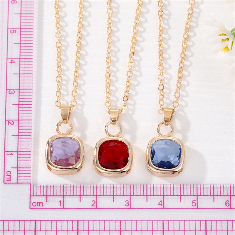 Fashion New Style Crystal Geometric Square Diamond Pendant Necklace display picture 2
