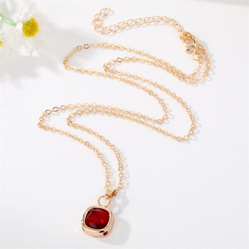 Fashion New Style Crystal Geometric Square Diamond Pendant Necklace display picture 3
