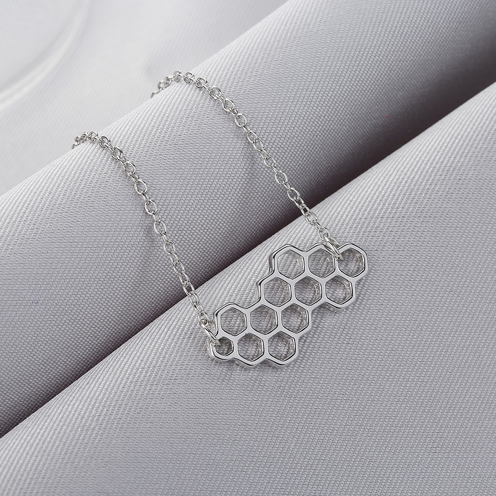 Fashion Simple Creative Honeycomb Geometric Women's Alloy Bracelet display picture 4