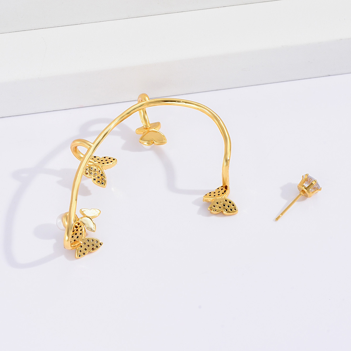 Frau Mode Süss Einfacher Stil Schmetterling Kupfer Vergoldet Ohrringe Überzug Zirkon Ohrringe display picture 2
