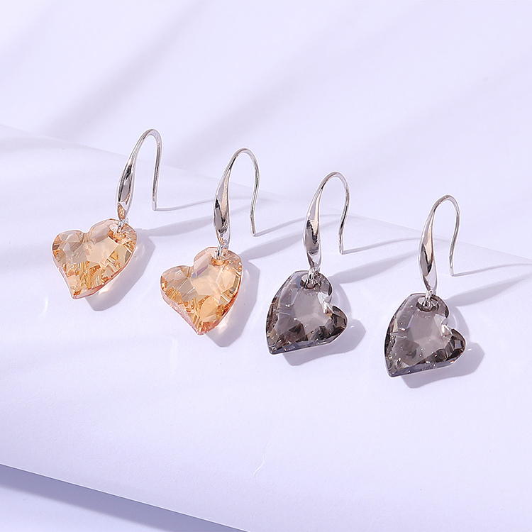 Fashion Heart Shape Copper Artificial Crystal Earrings display picture 1