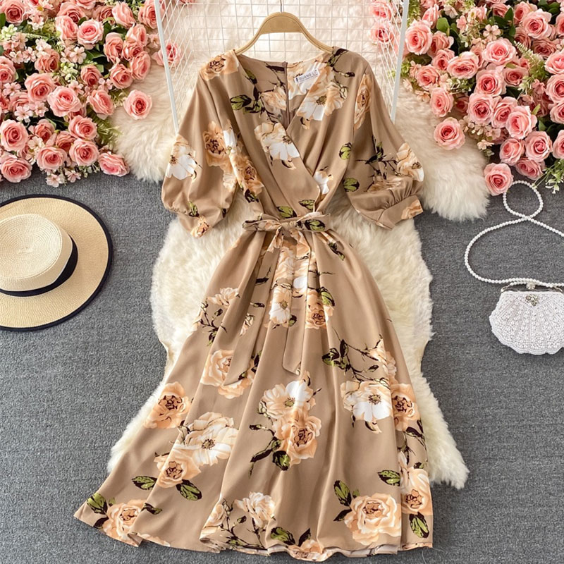 Vacation Ditsy Floral V Neck Short Sleeve Flower Chiffon Dresses Midi Dress Floral Dress display picture 2