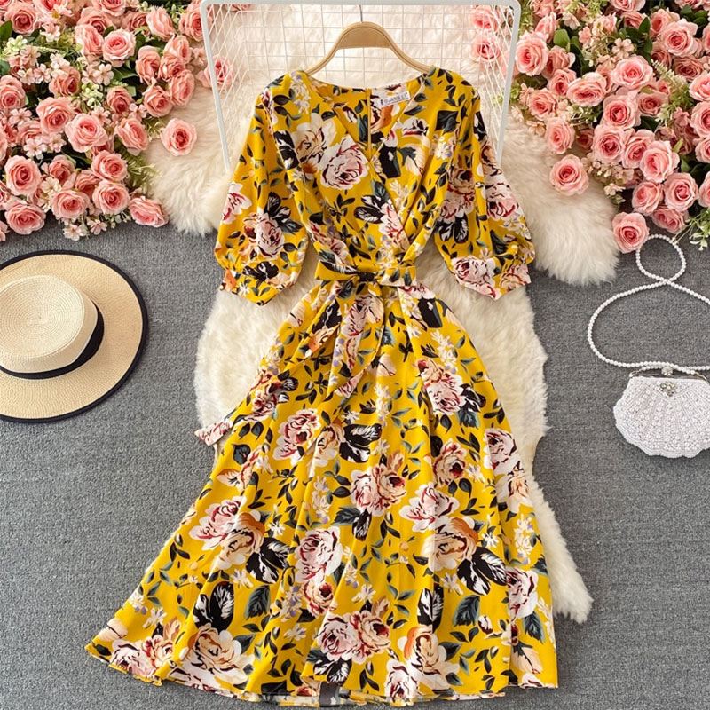 Vacation Ditsy Floral V Neck Short Sleeve Flower Chiffon Dresses Midi Dress Floral Dress display picture 7