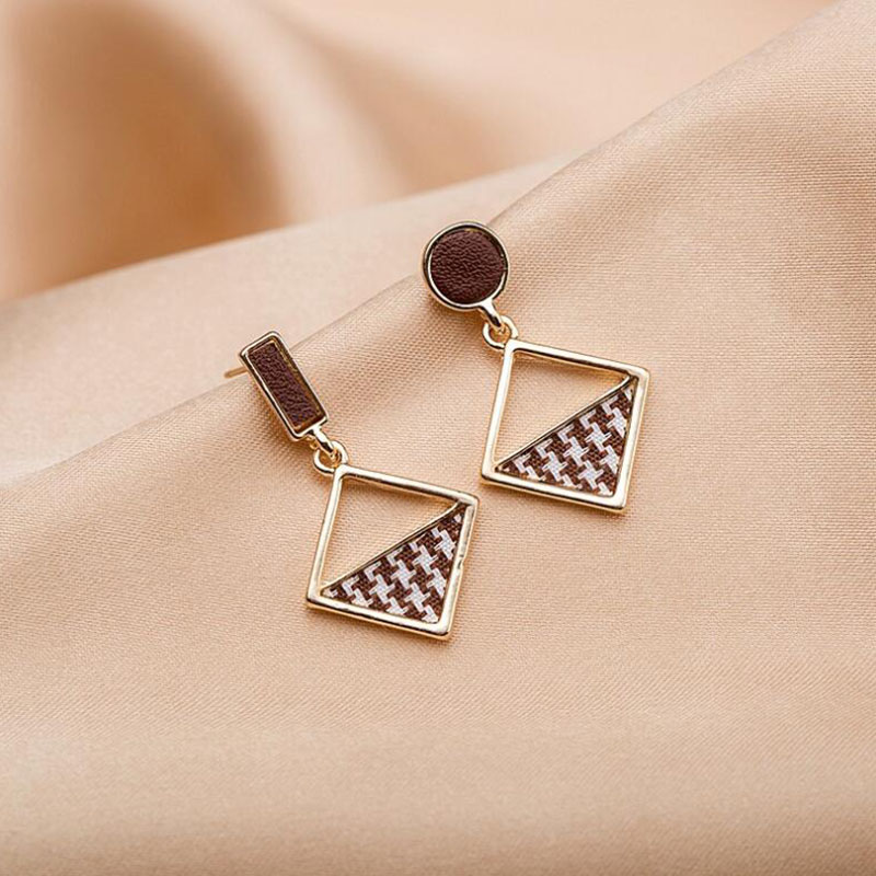 Retro Diamond Alloy Plating Pu Leather Drop Earrings display picture 7