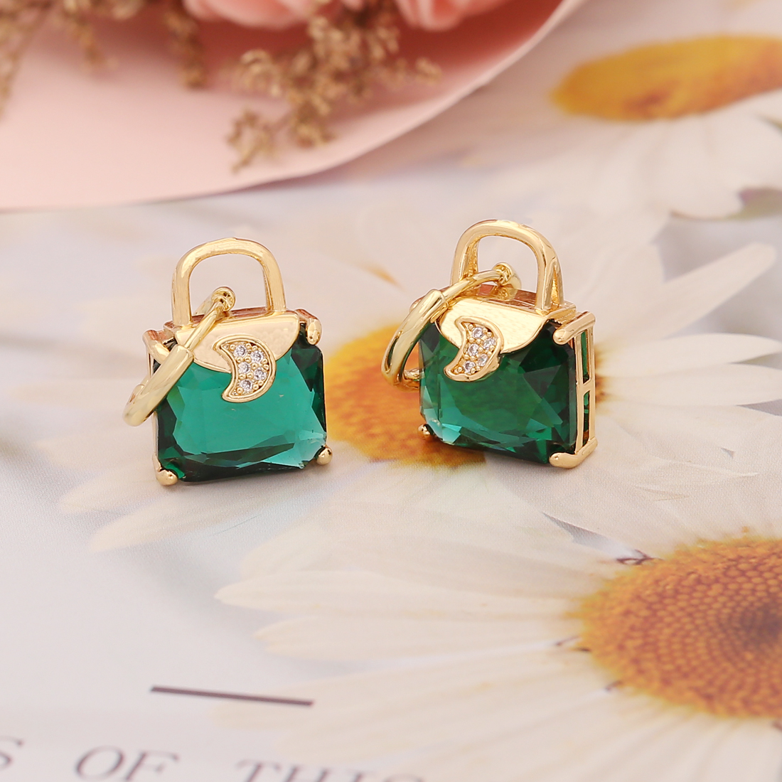 Cute Square Copper Inlay Zircon Ear Studs display picture 7