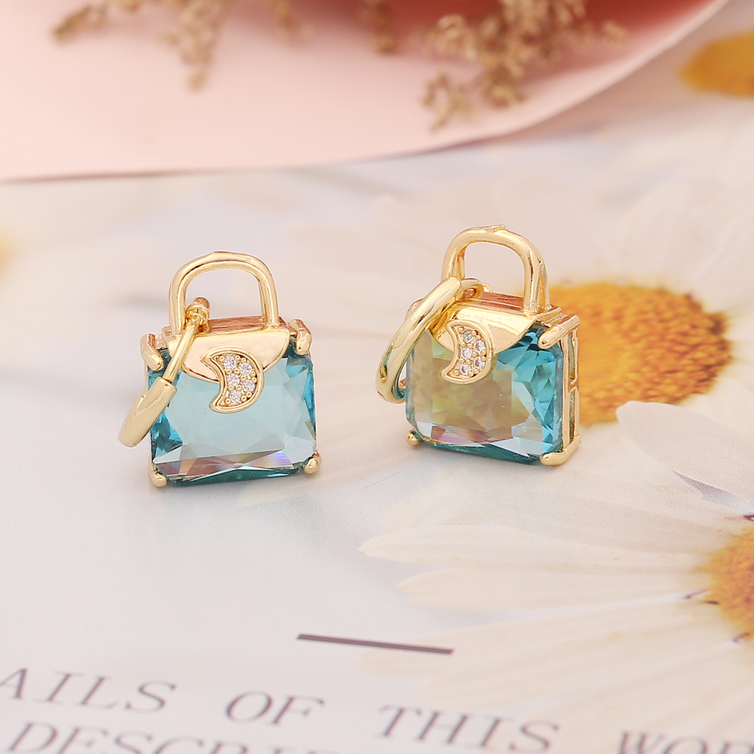 Cute Square Copper Inlay Zircon Ear Studs display picture 8