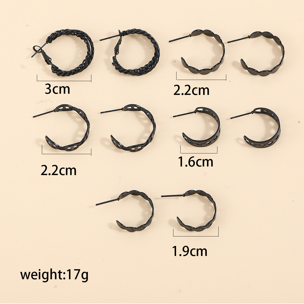 Retro C Shape Hollow Out Alloy Earrings display picture 1