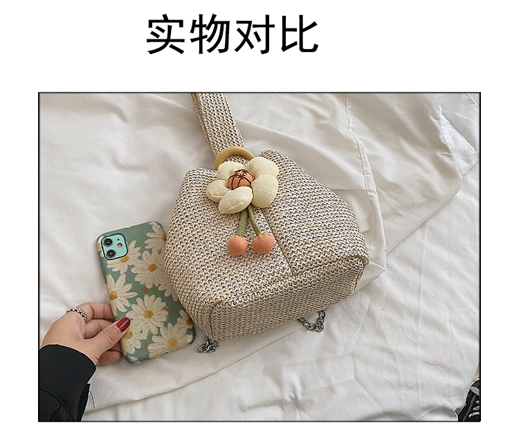 Fashion Floral Quilted Flower Chain Bucket Buckle Bucket Bag display picture 2