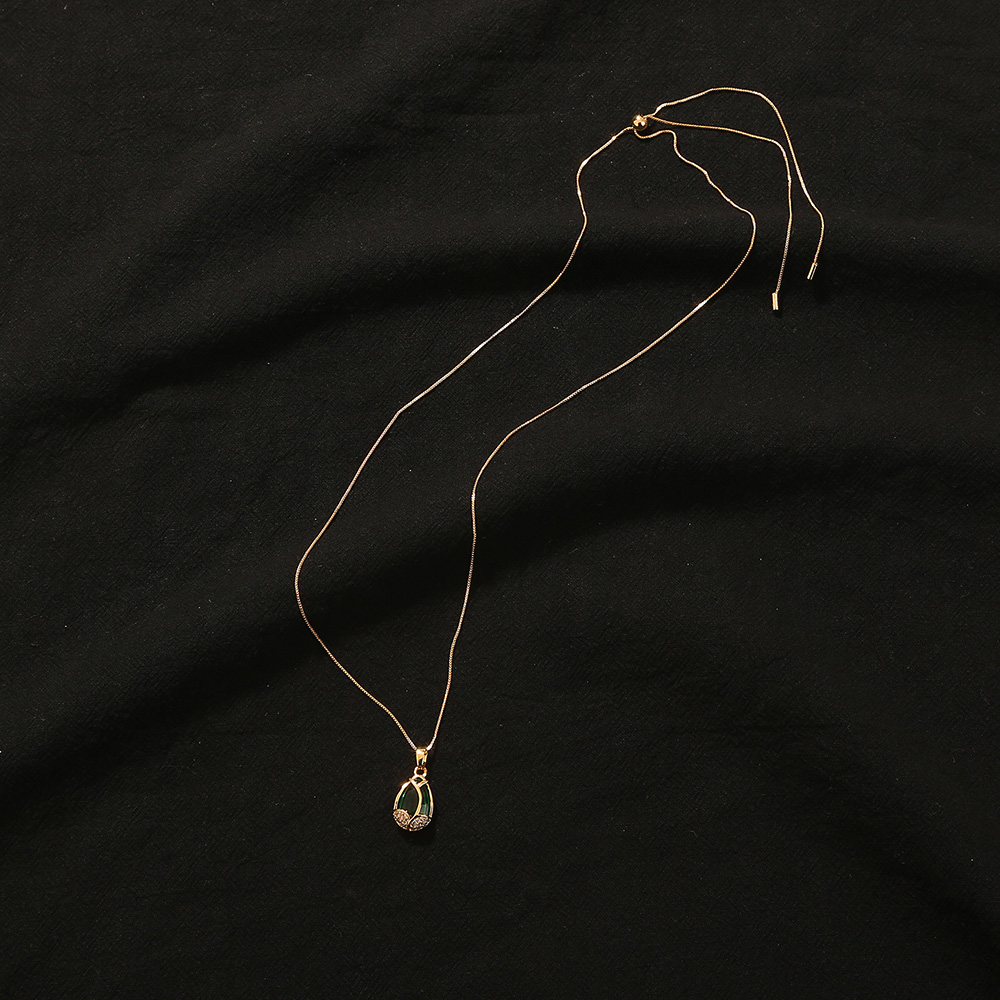 Elegant Wassertropfen Kupfer Halskette Mit Anhänger Zirkon Kupfer Halsketten display picture 5