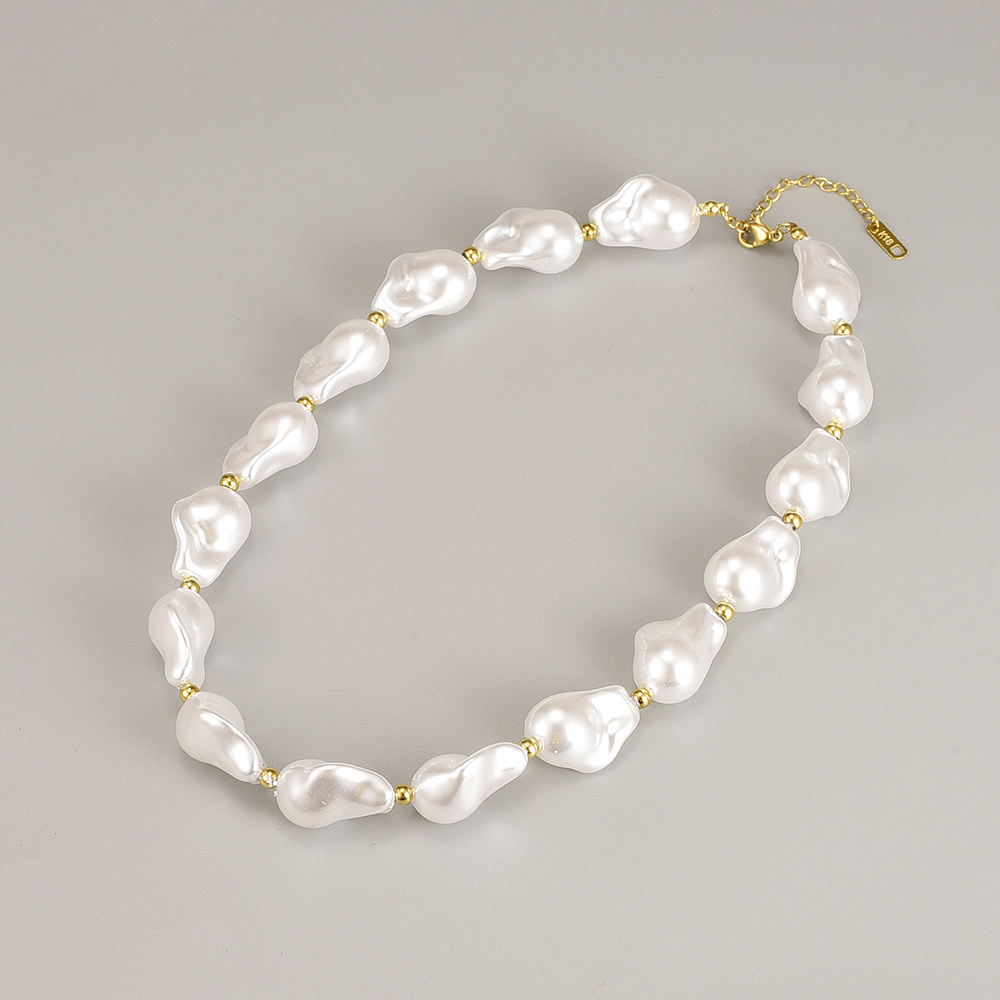 Elegant Imitation Pearl Necklace Beaded No Inlaid Stainless Steel Necklaces display picture 1