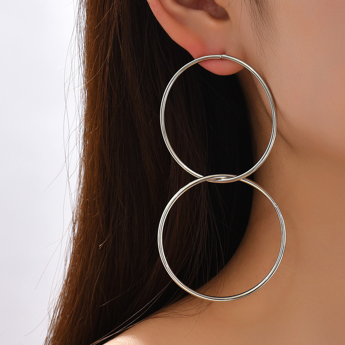 Simple Style Solid Color Alloy Earrings display picture 1