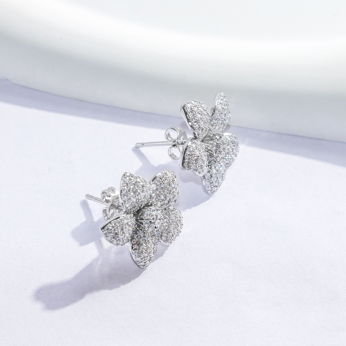 Boucles D'oreilles Cuivre Zircon Boucles D'oreilles En Cuivre Fleur De Luxe display picture 1