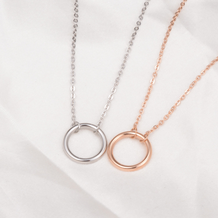 Fashion Circle Titanium Steel Pendant Necklace Plating Stainless Steel Necklaces display picture 7