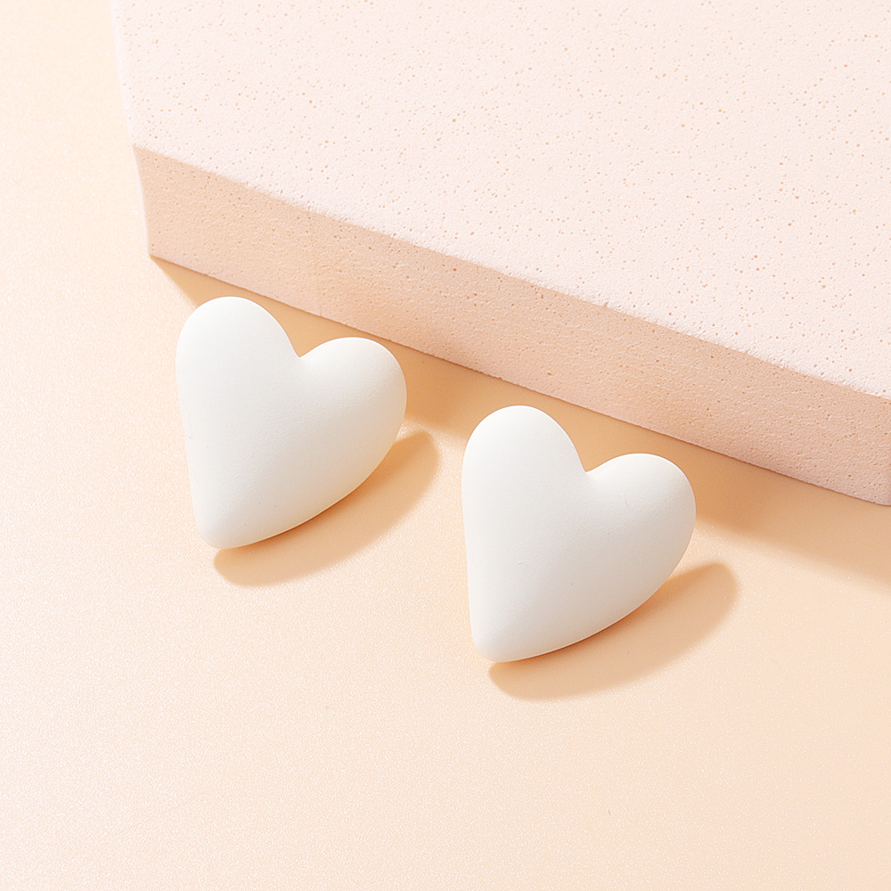 Sweet Heart Shape Arylic Ear Studs display picture 5