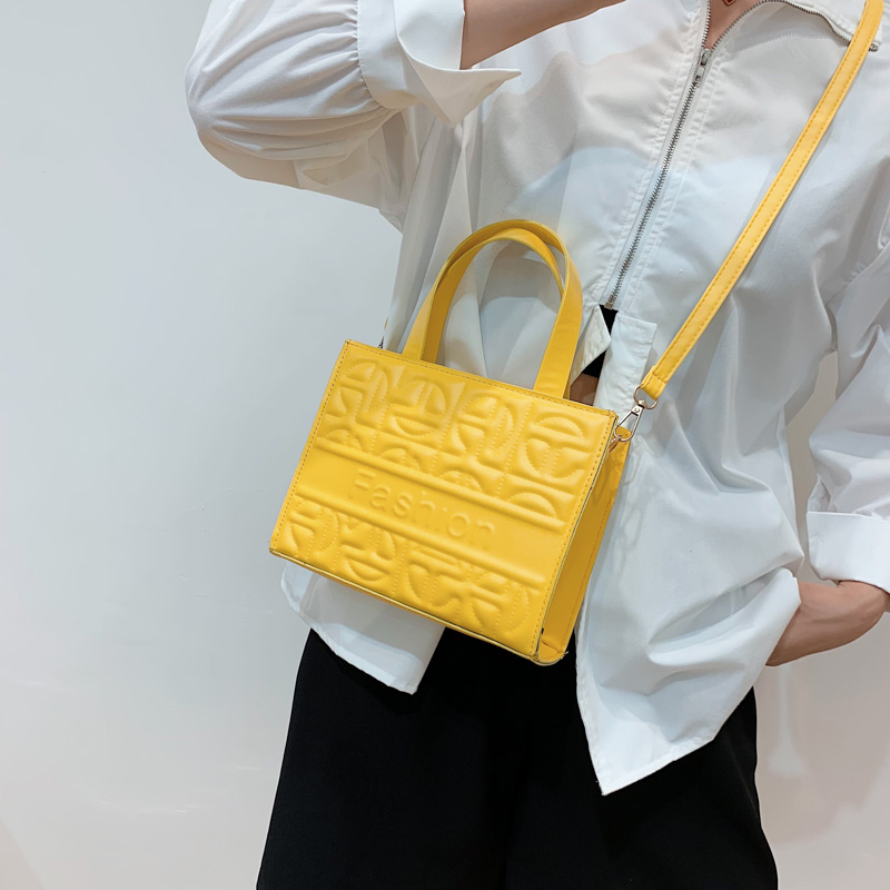 Fashion Solid Color Square Zipper Handbag Square Bag display picture 11