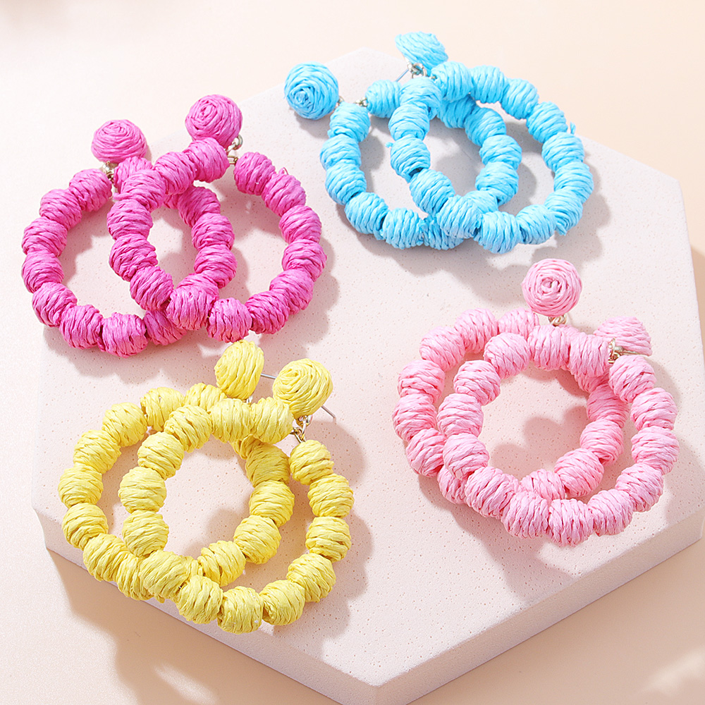 Simple Style Solid Color Straw Handmade Hoop Earrings display picture 2