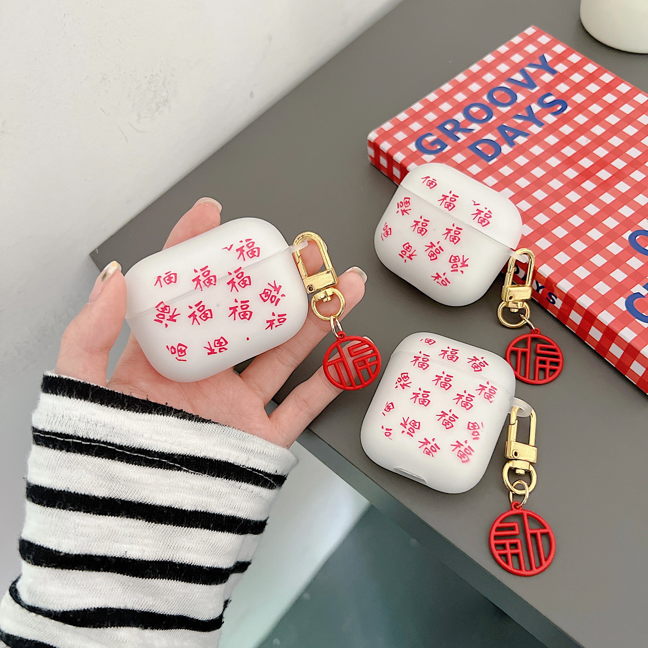 Chinoiserie Word Silica Gel Earphone Cases display picture 1