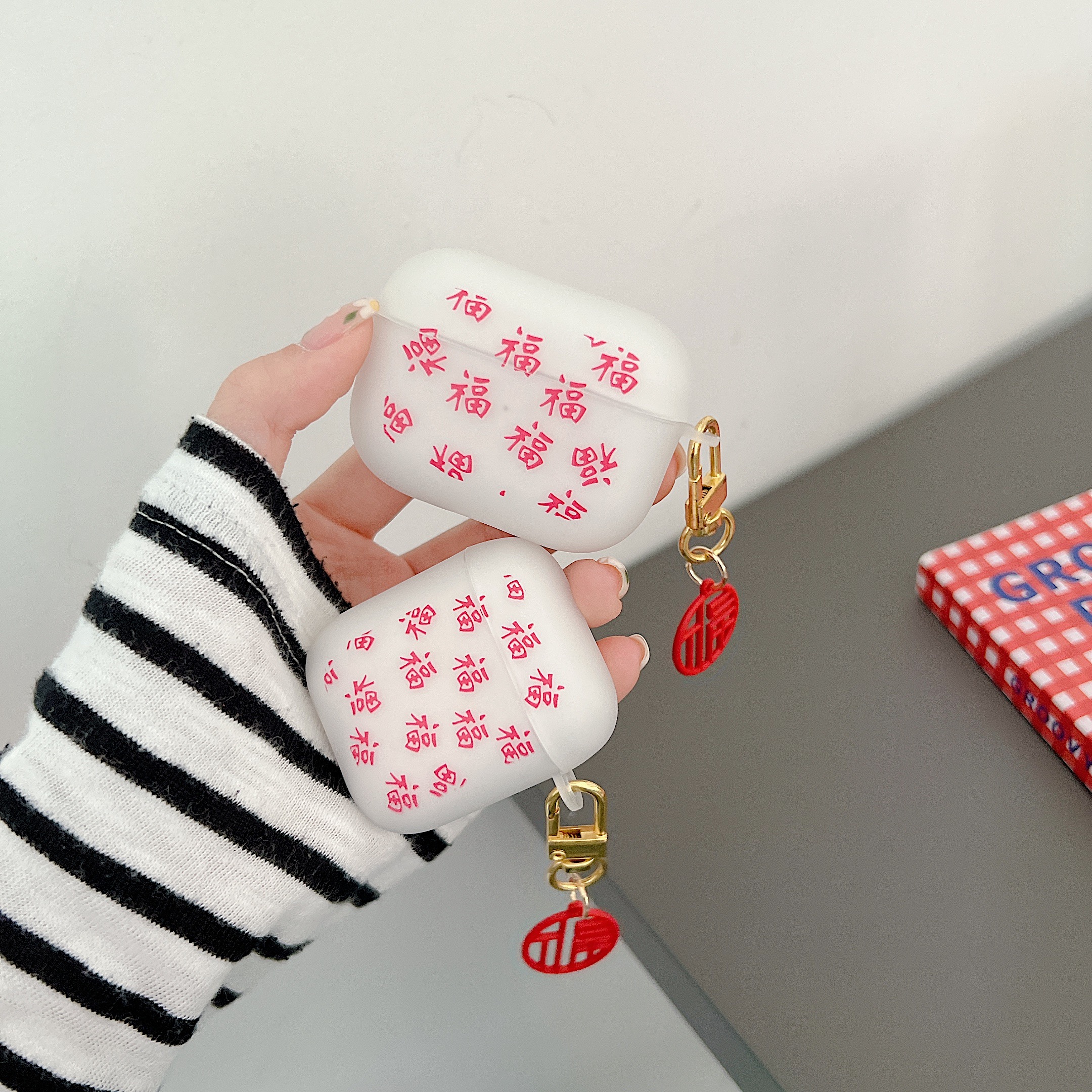 Chinoiserie Word Silica Gel Earphone Cases display picture 3