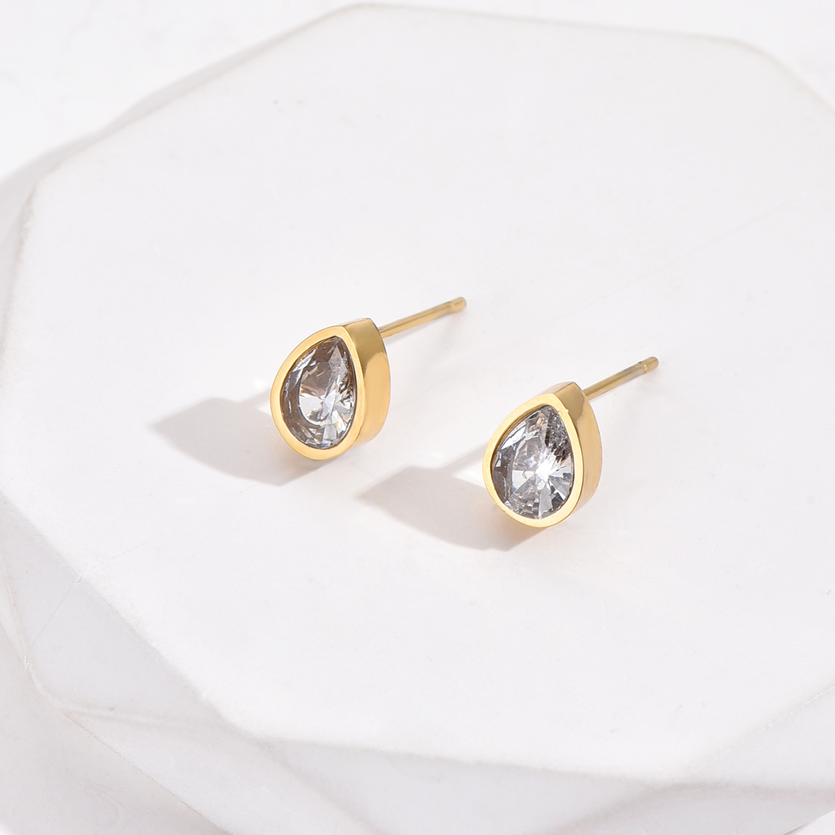 1 Pair Simple Style Water Droplets Plating Inlay 304 Stainless Steel Artificial Diamond 14K Gold Plated Ear Studs display picture 1
