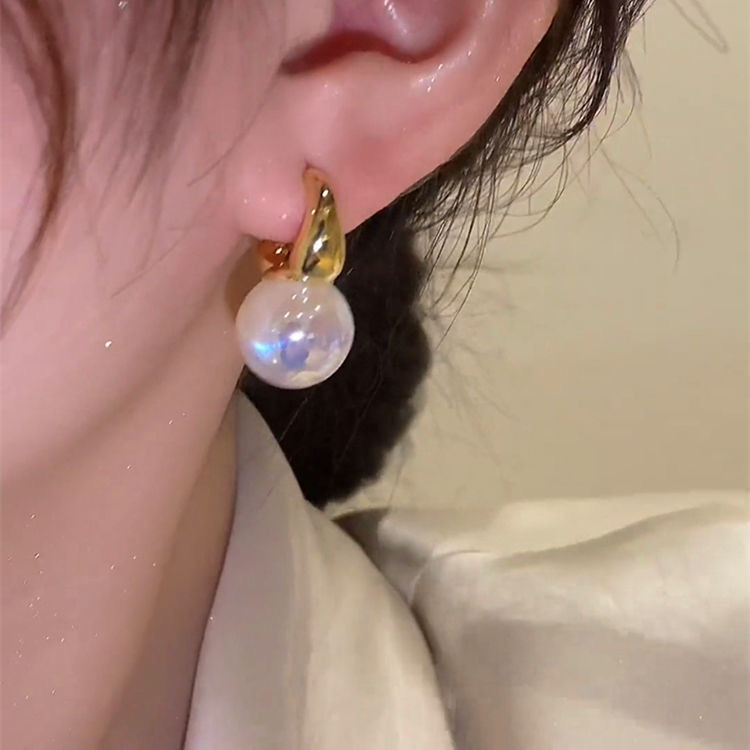Romantische Geometrische Harzbeschichtung Künstliche Perlen Ohrringe display picture 1