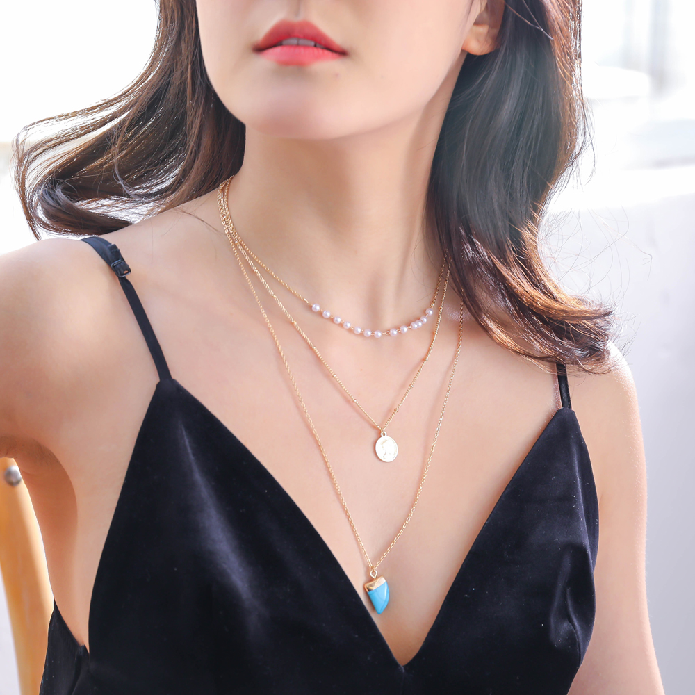 Fashion Retro Multi-layer Women's Turquoise Horn Shape Pendant  Alloy Necklace display picture 5