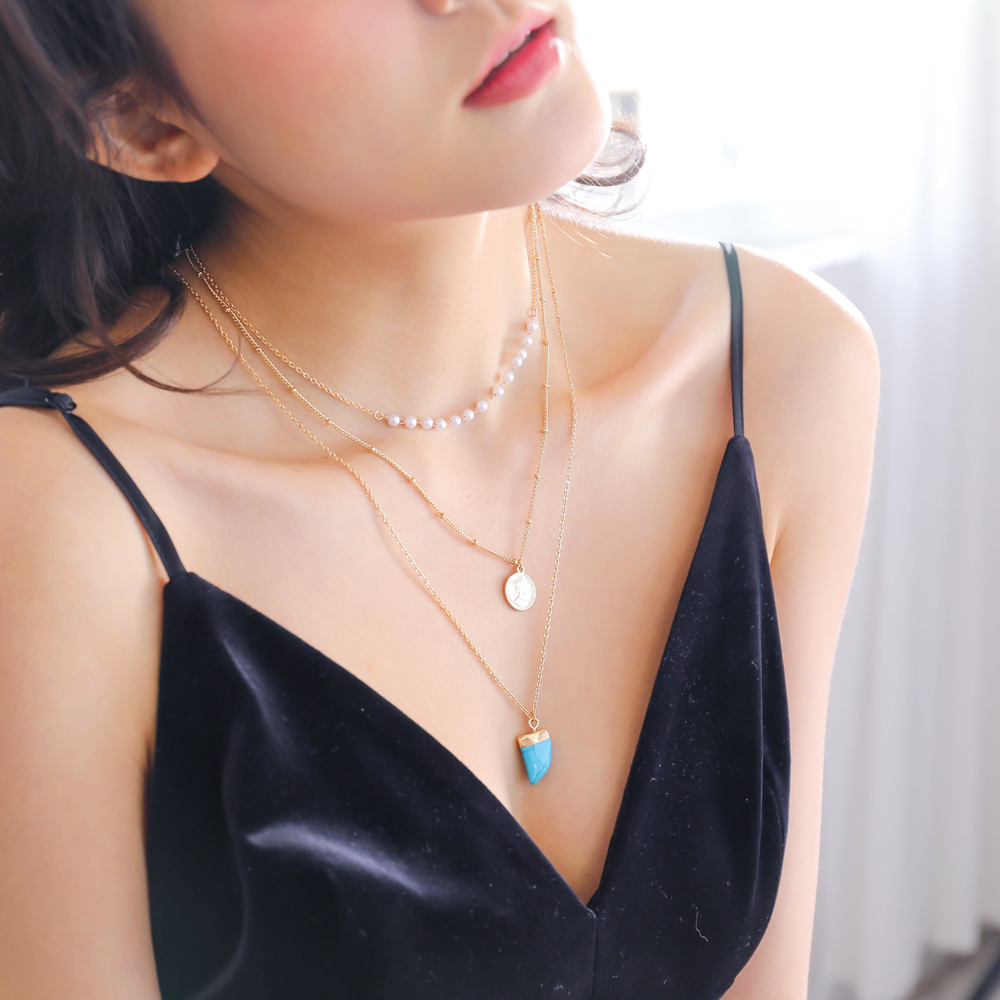 Fashion Retro Multi-layer Women's Turquoise Horn Shape Pendant  Alloy Necklace display picture 11