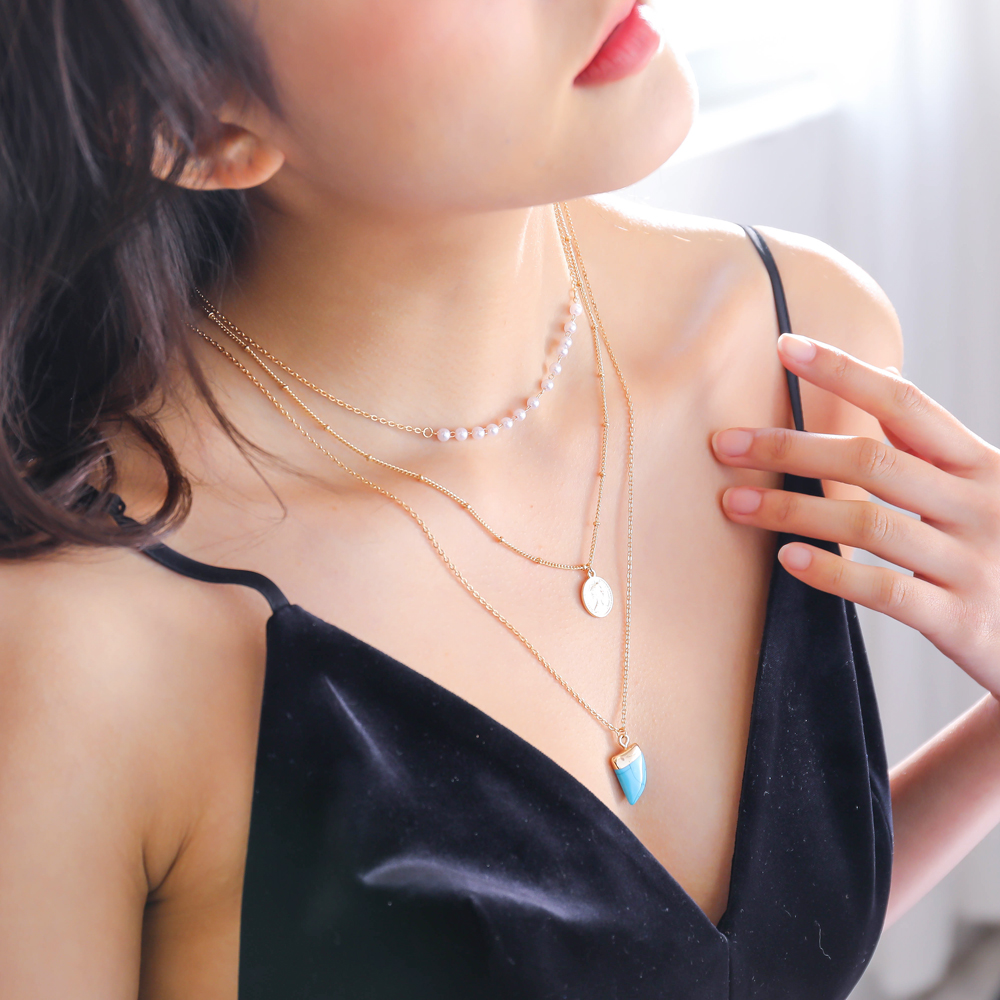 Fashion Retro Multi-layer Women's Turquoise Horn Shape Pendant  Alloy Necklace display picture 9