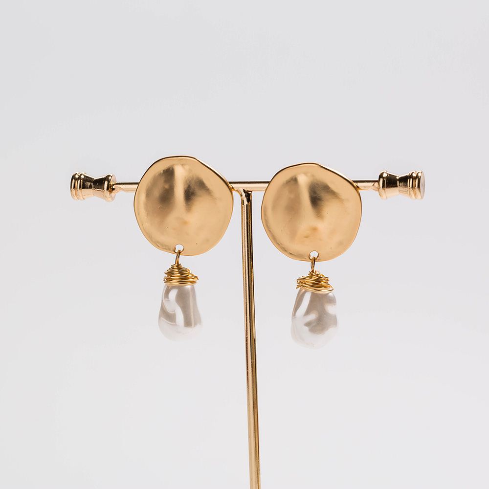 Baroque Style Round Alloy Inlay Pearl Dangling Earrings display picture 8
