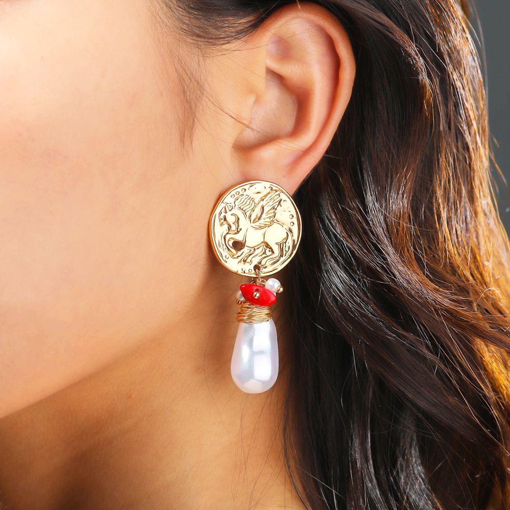 Ethnic Style Round Horse Alloy Inlaid Pearls Earrings 1 Pair display picture 6