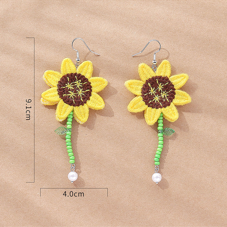 Women's Fashion Pastoral Sunflower Cloth Resin Earrings No Inlaid Earrings display picture 3