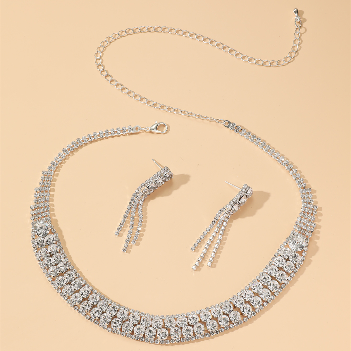 Women's Luxury Fashion U Shape Tassel Alloy Rhinestone Earrings Necklace Jewelry Set Plating Diamond Rhinestone display picture 1
